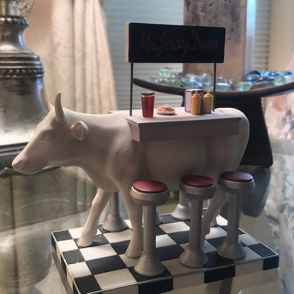 Cow Parade - Moo Jersey Diner
